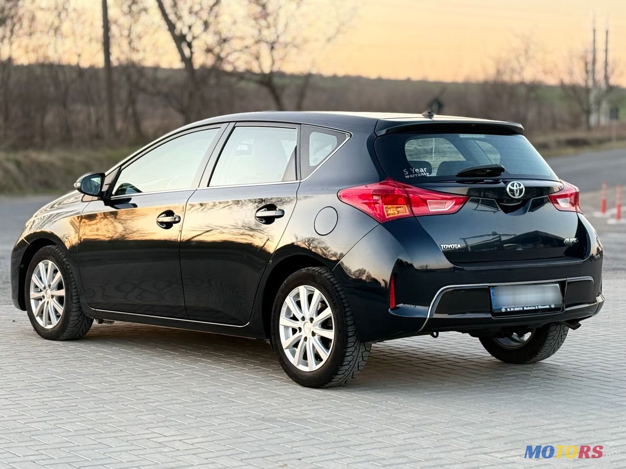 2014' Toyota Auris photo #5