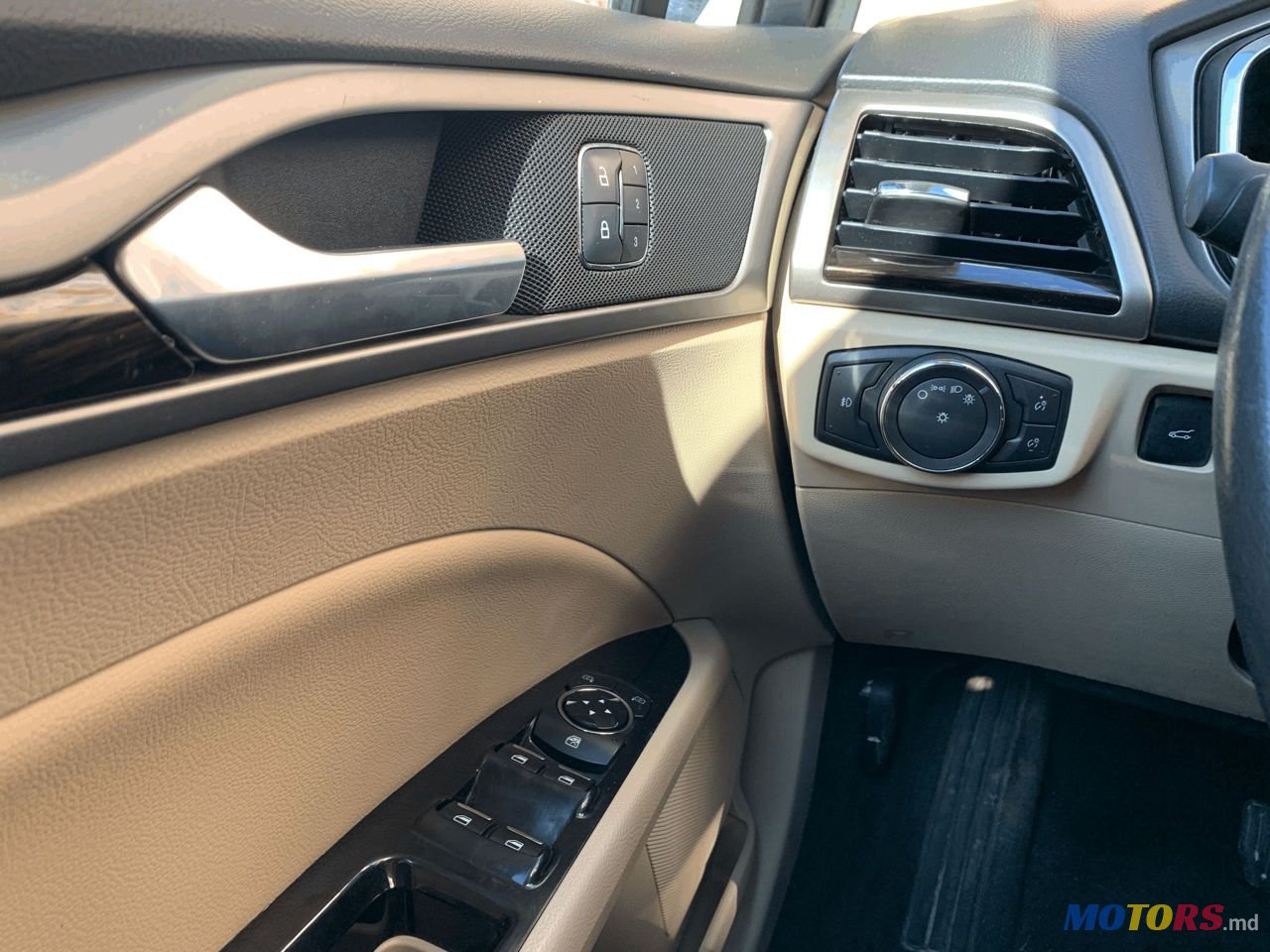 2016' Ford Fusion photo #5