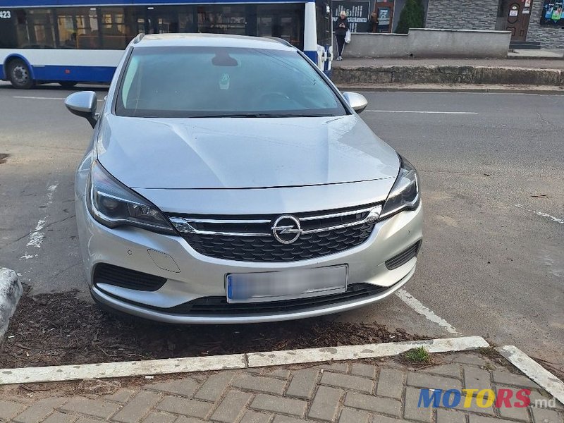 2017' Opel Astra photo #4