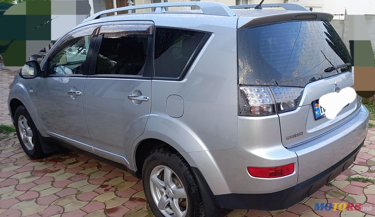 2008' Mitsubishi Outlander photo #6