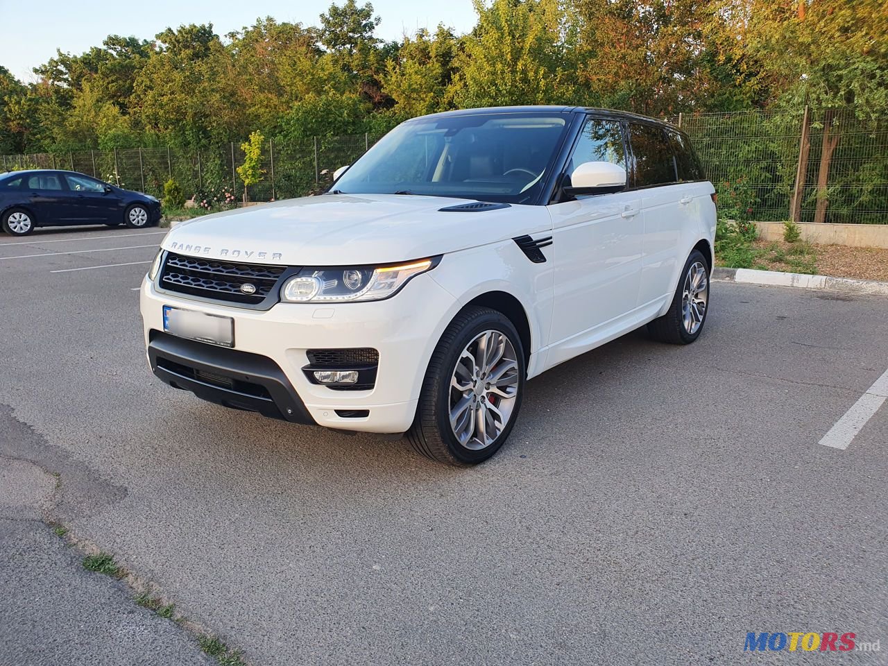 2014' Land Rover Range Rover Sport photo #3