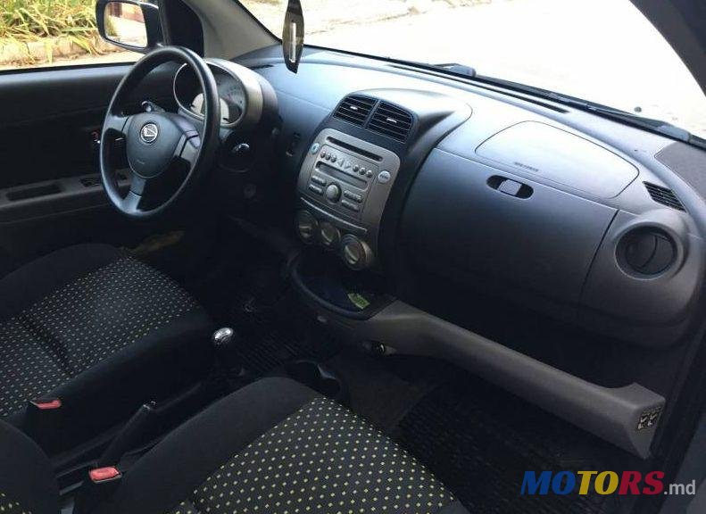 2007' Daihatsu Sirion photo #2