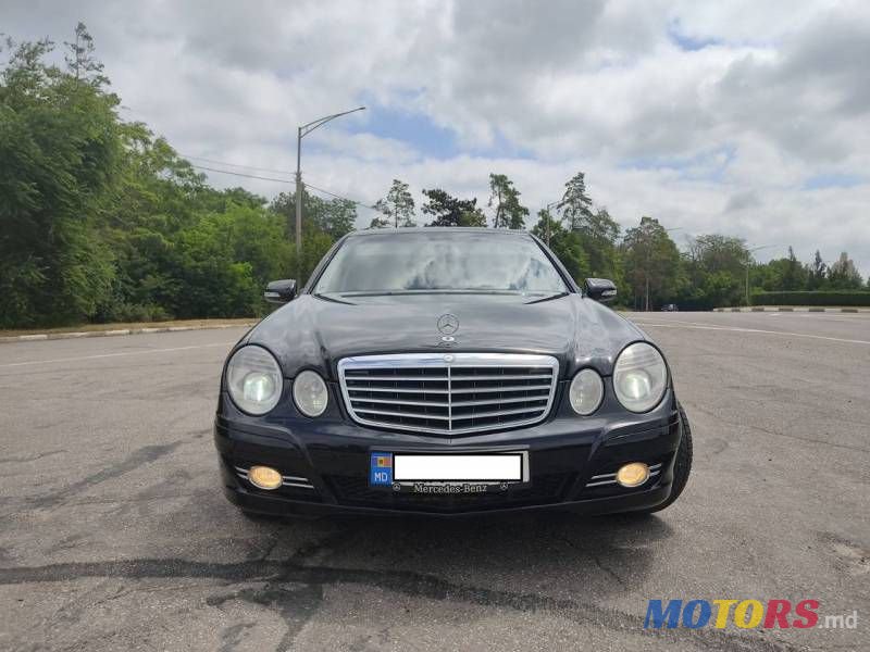 2009' Mercedes-Benz E photo #2