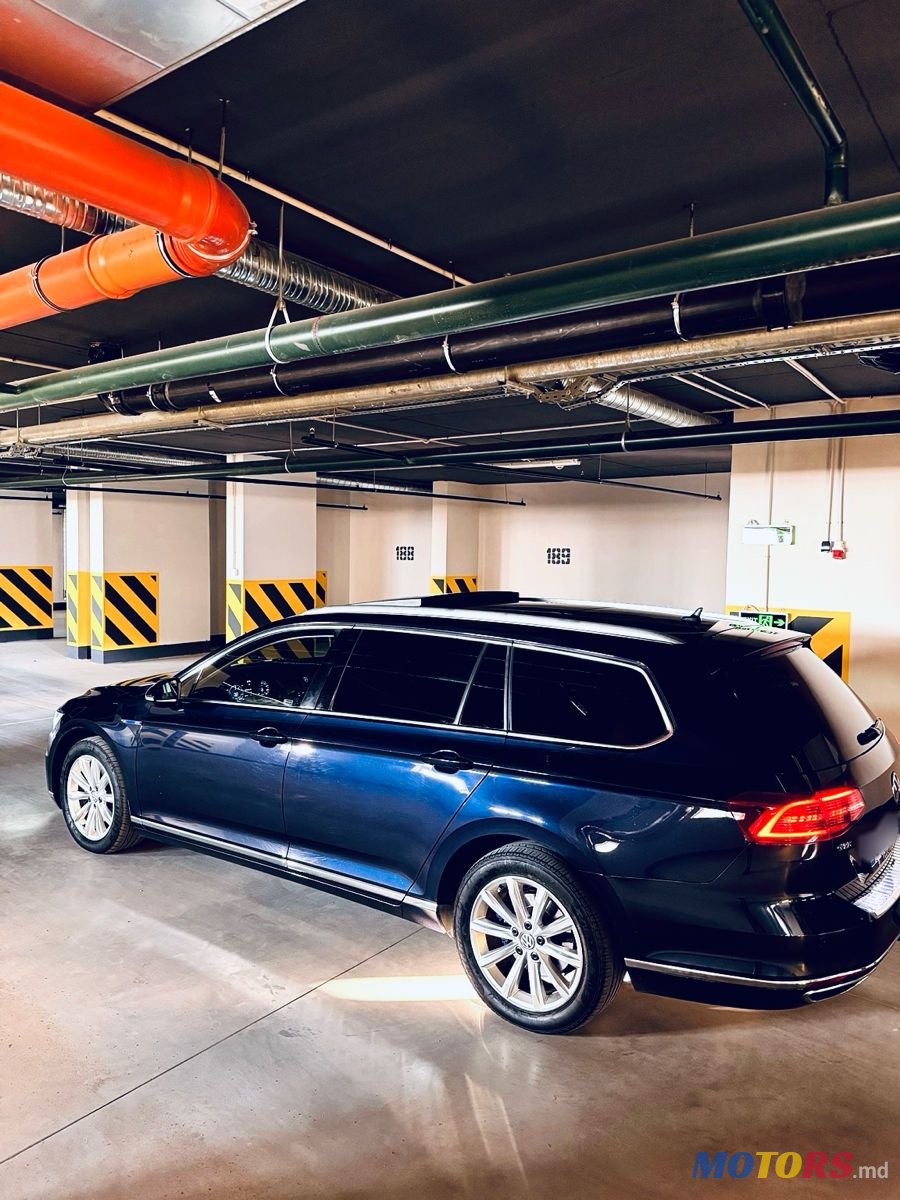 2016' Volkswagen Passat photo #4