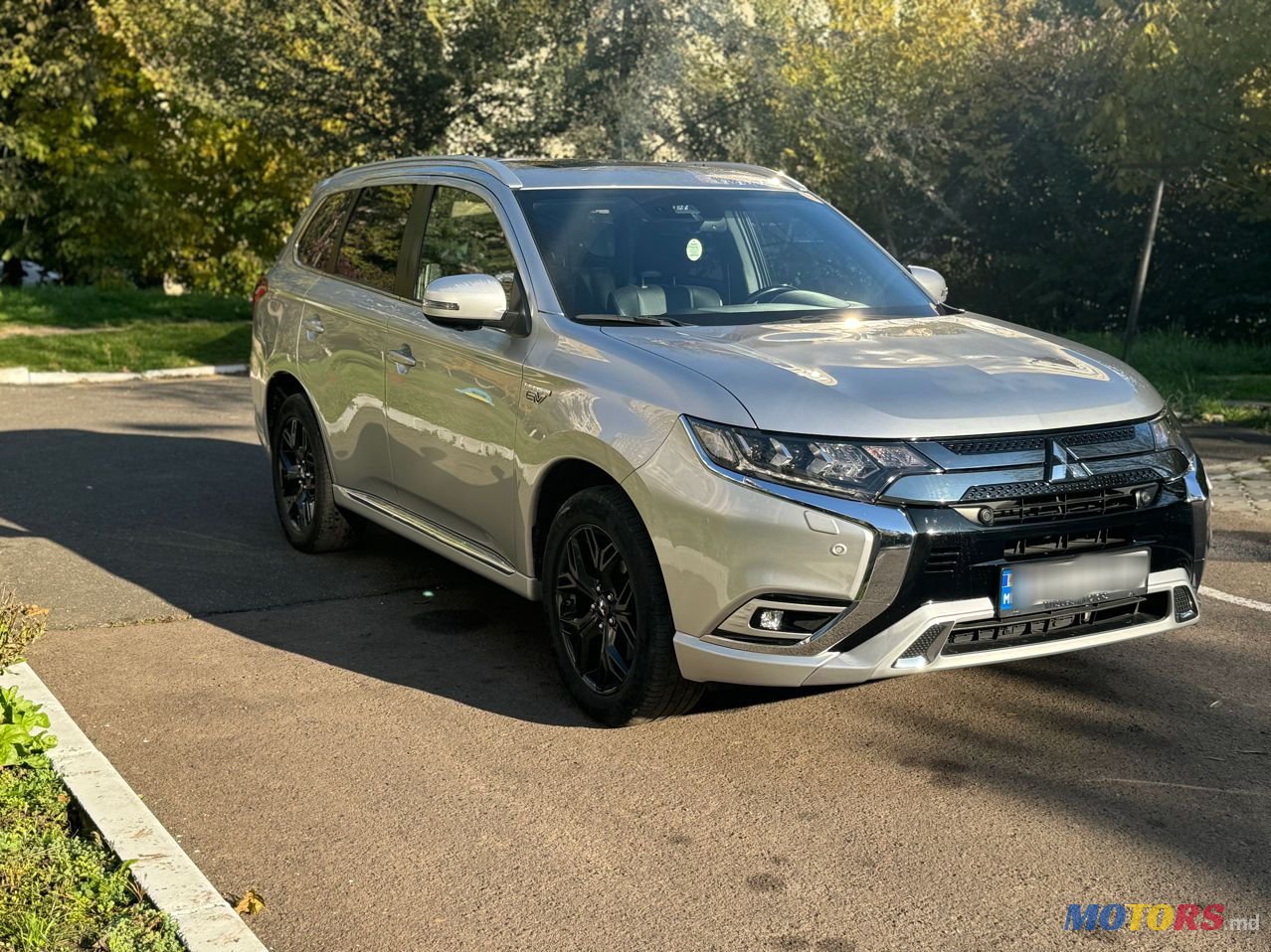 2018' Mitsubishi Outlander photo #3