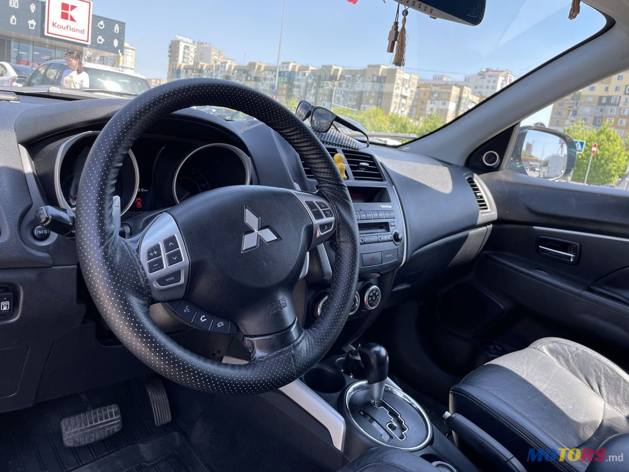 2011' Mitsubishi ASX photo #6