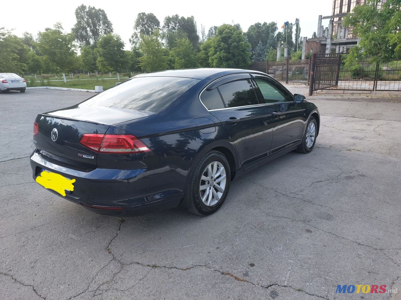 2015' Volkswagen Passat photo #3