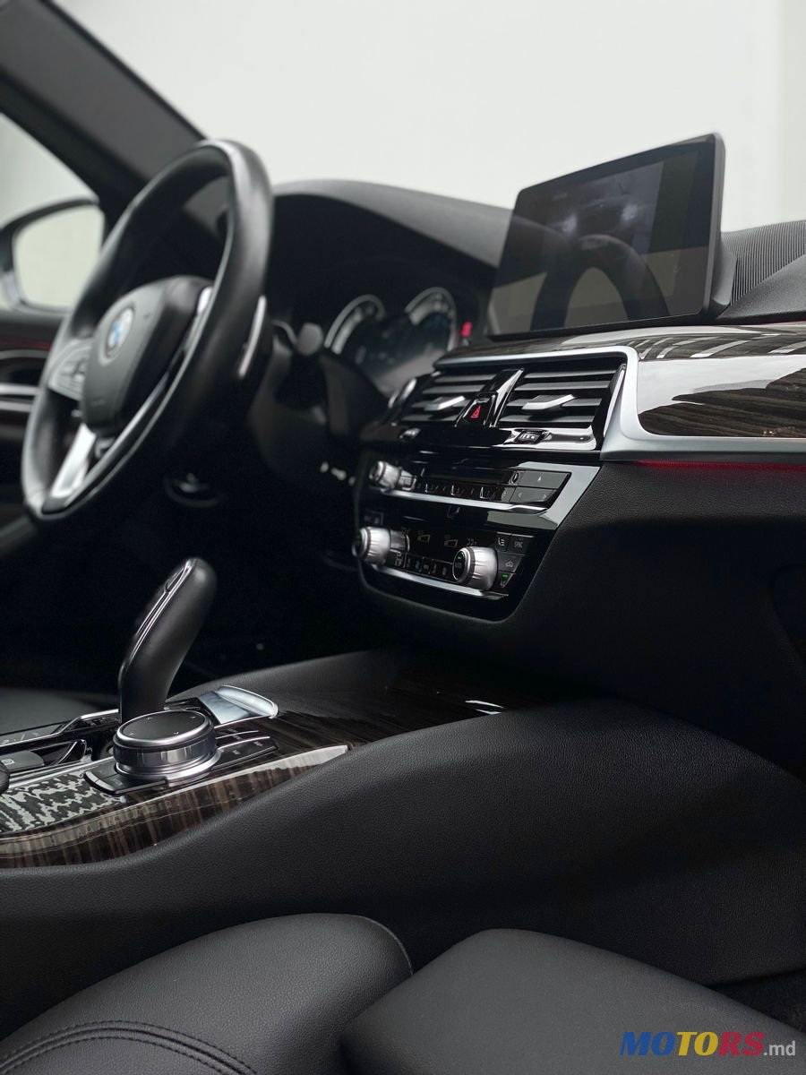 2018' BMW 5 Series photo #6