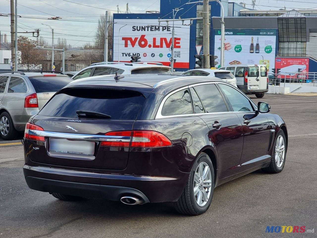 2013' Jaguar XF photo #3