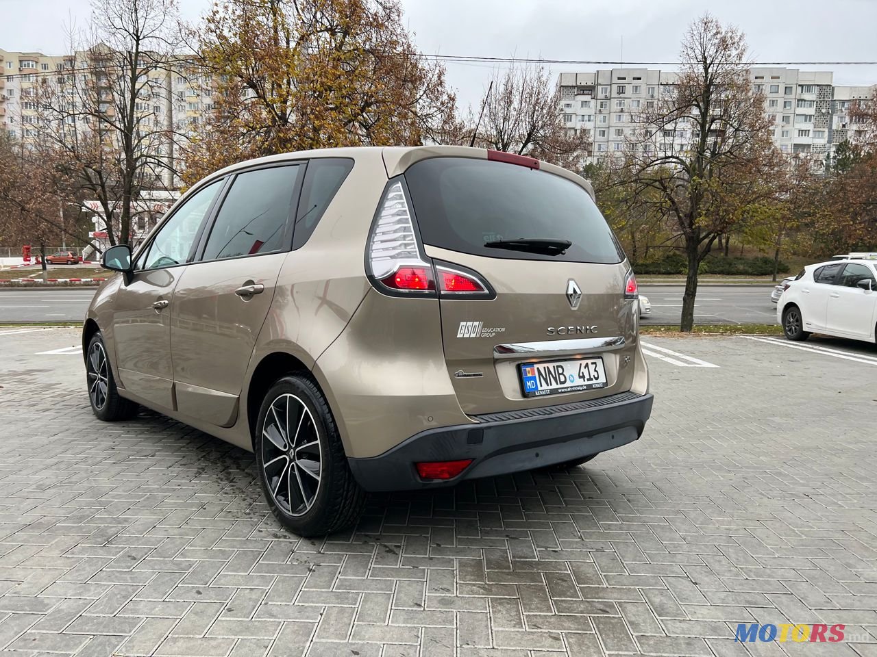 2013' Renault Scenic photo #3