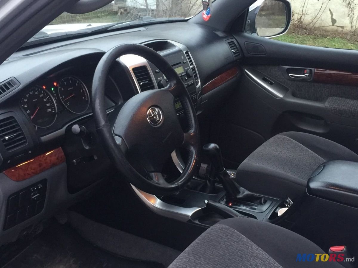 2008' Toyota Land Cruiser Prado photo #4