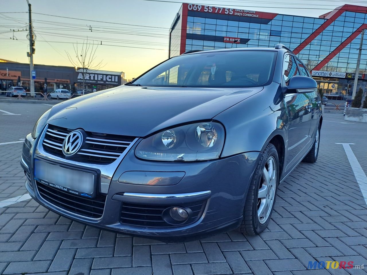 2008' Volkswagen Golf photo #3