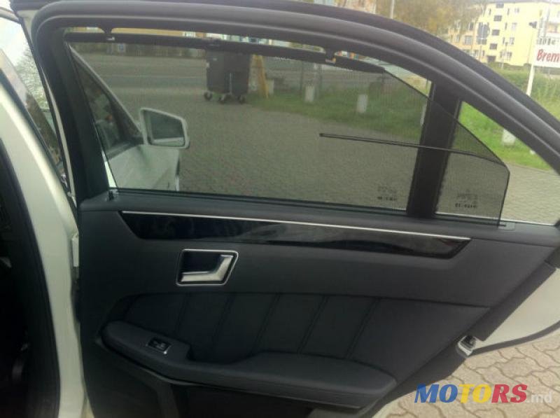 2011' Mercedes-Benz E-Class photo #4