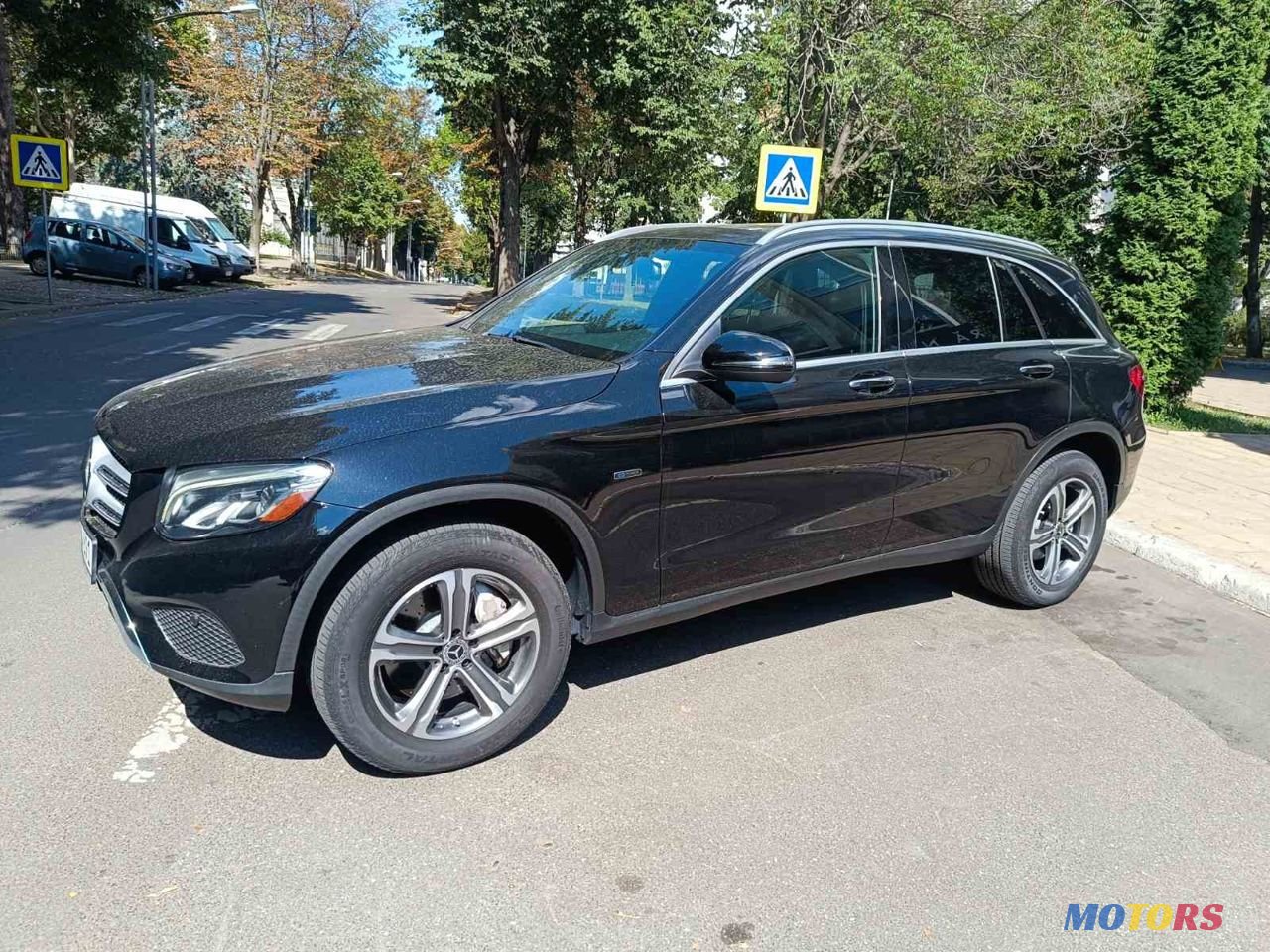 2019' Mercedes-Benz GLC photo #2