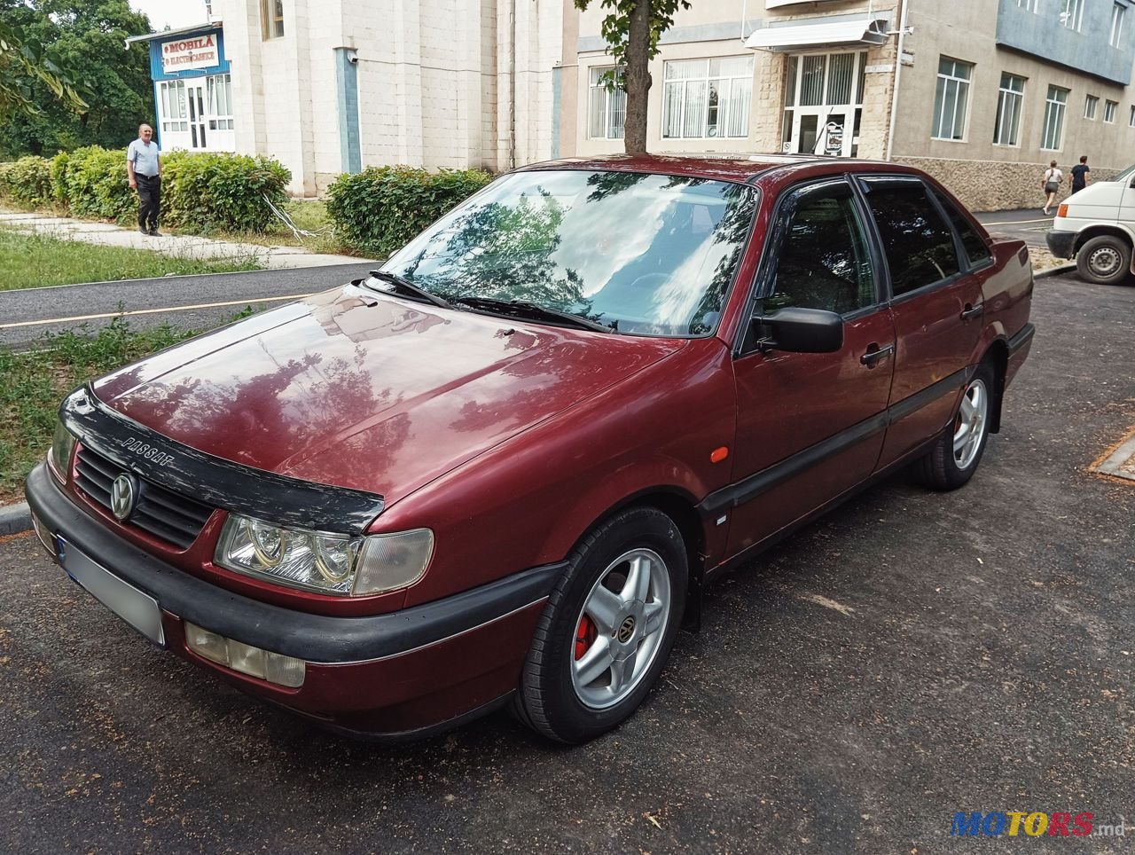 1995' Volkswagen Passat photo #2