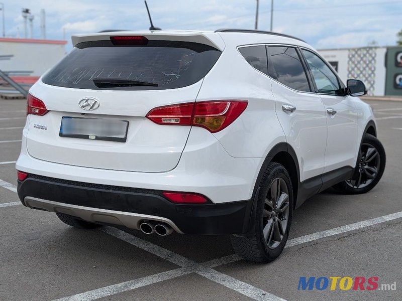 2014' Hyundai Santa Fe photo #2