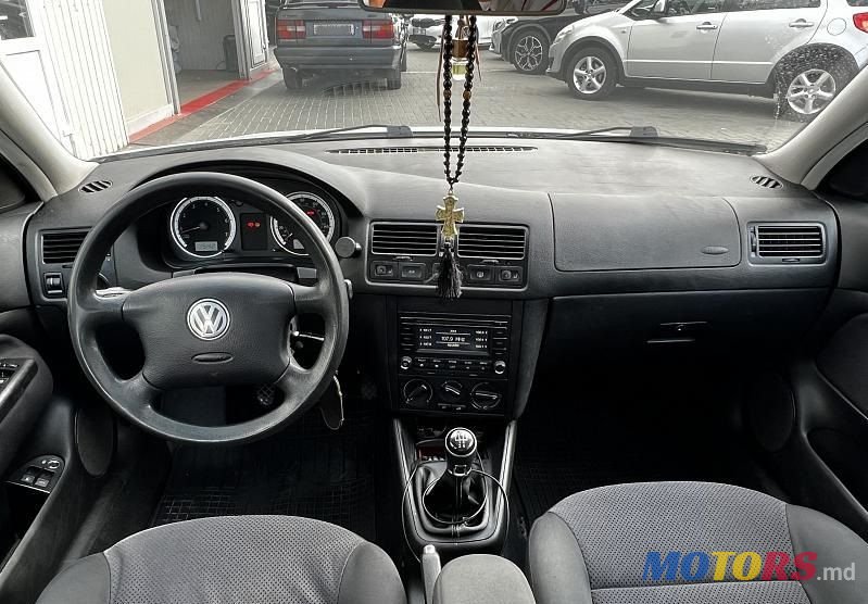 2004' Volkswagen Jetta photo #6
