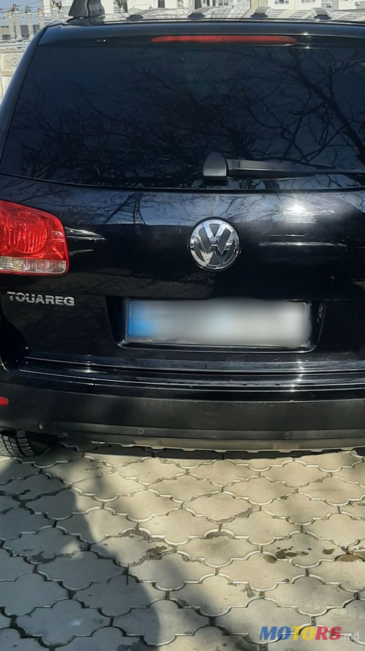 2004' Volkswagen Touareg photo #2