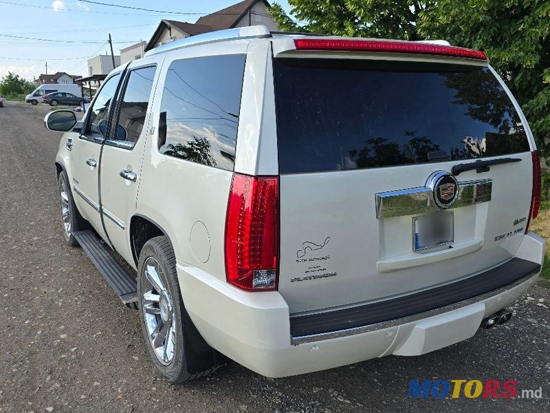 2010' Cadillac Escalade photo #4
