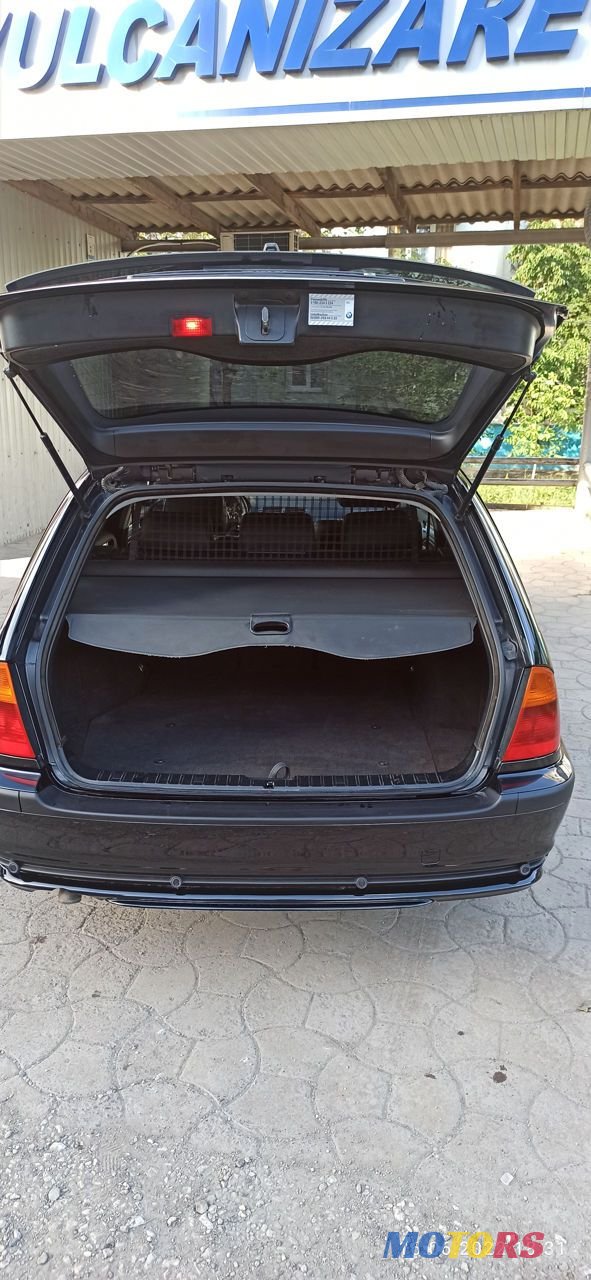 2004' BMW 3 Series photo #6