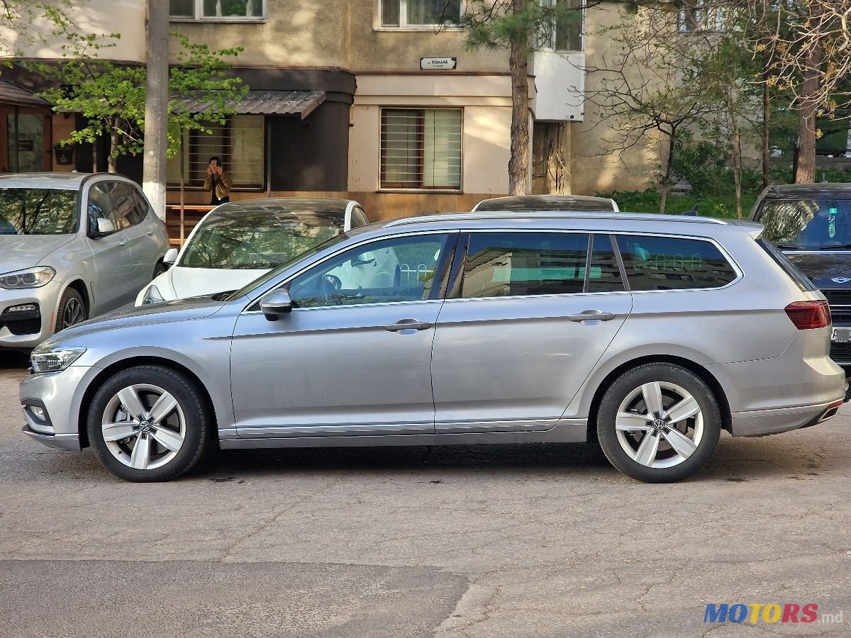 2020' Volkswagen Passat photo #4