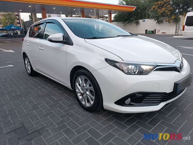 2017' Toyota Auris photo #3