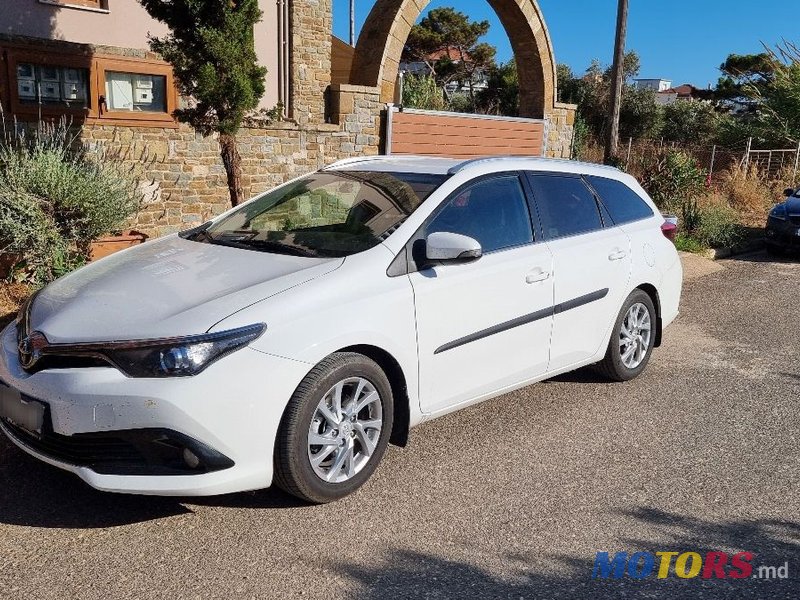 2015' Toyota Auris photo #4