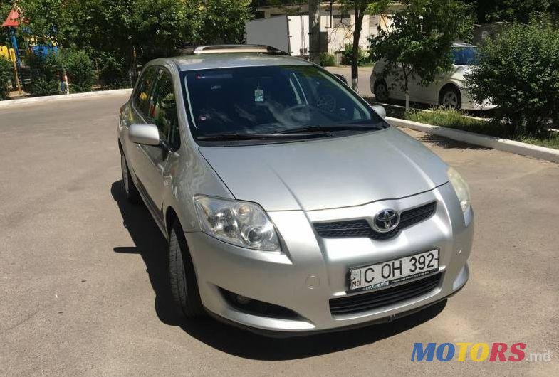 2007' Toyota Auris photo #1