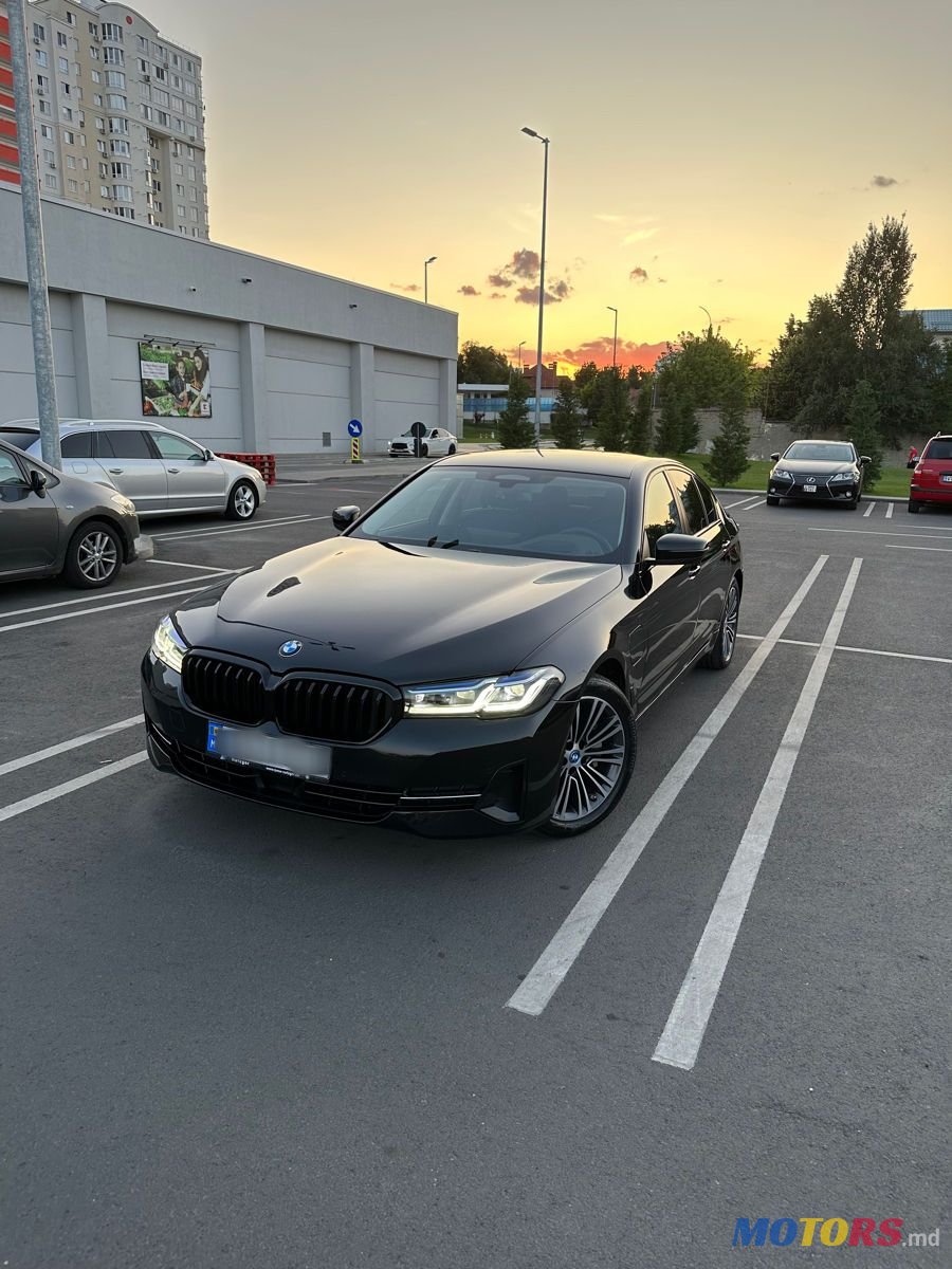 2020' BMW 5 Series photo #2