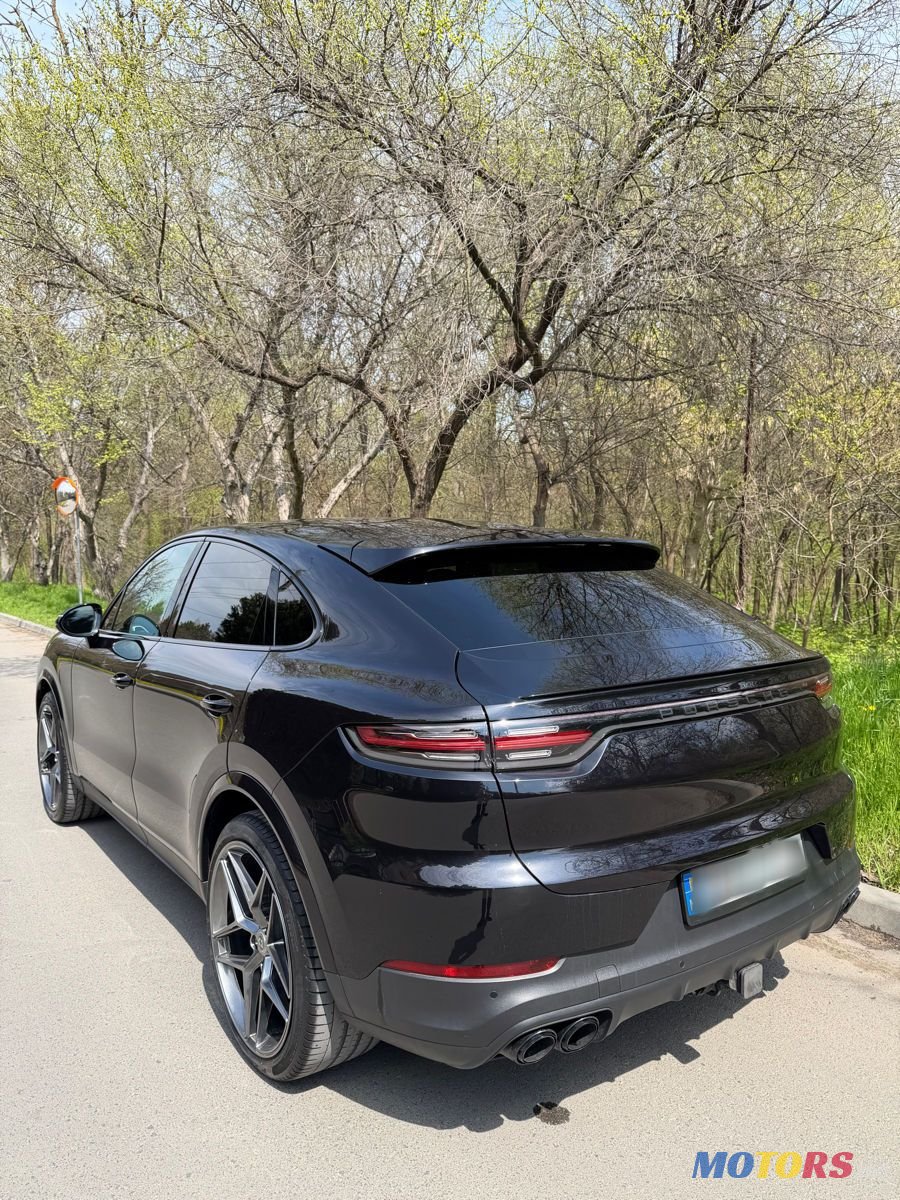 2020' Porsche Cayenne Coupe photo #2