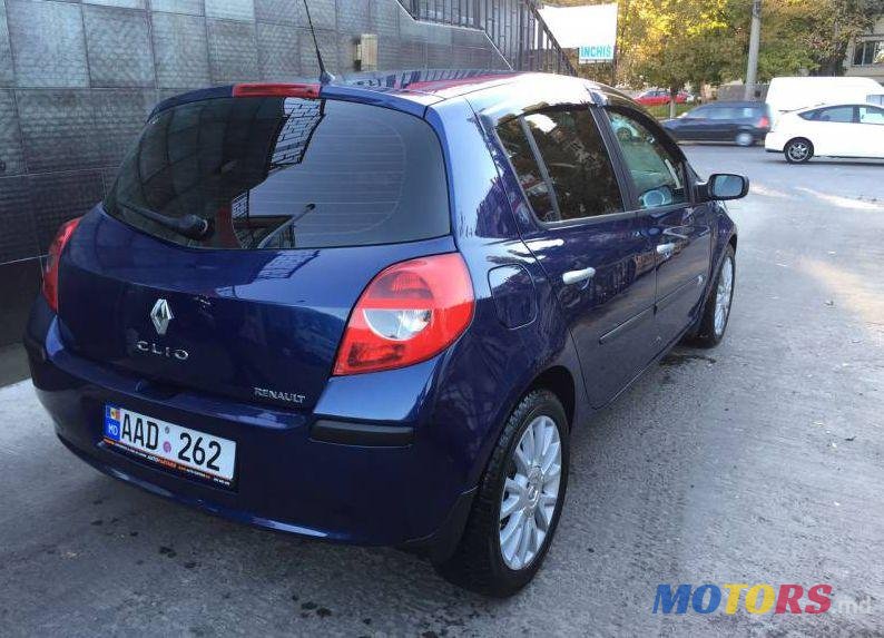 2005' Renault Clio photo #2