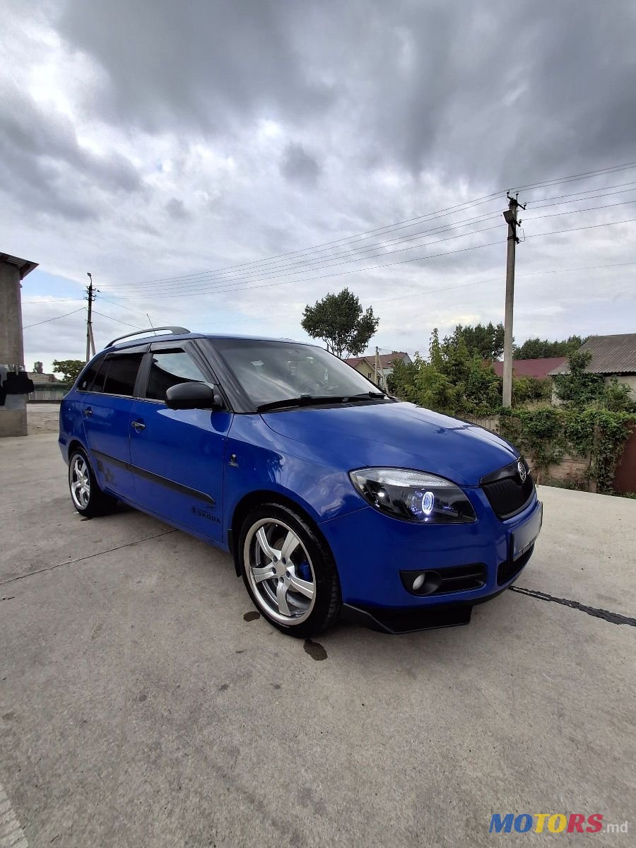 2009' Skoda Fabia photo #1