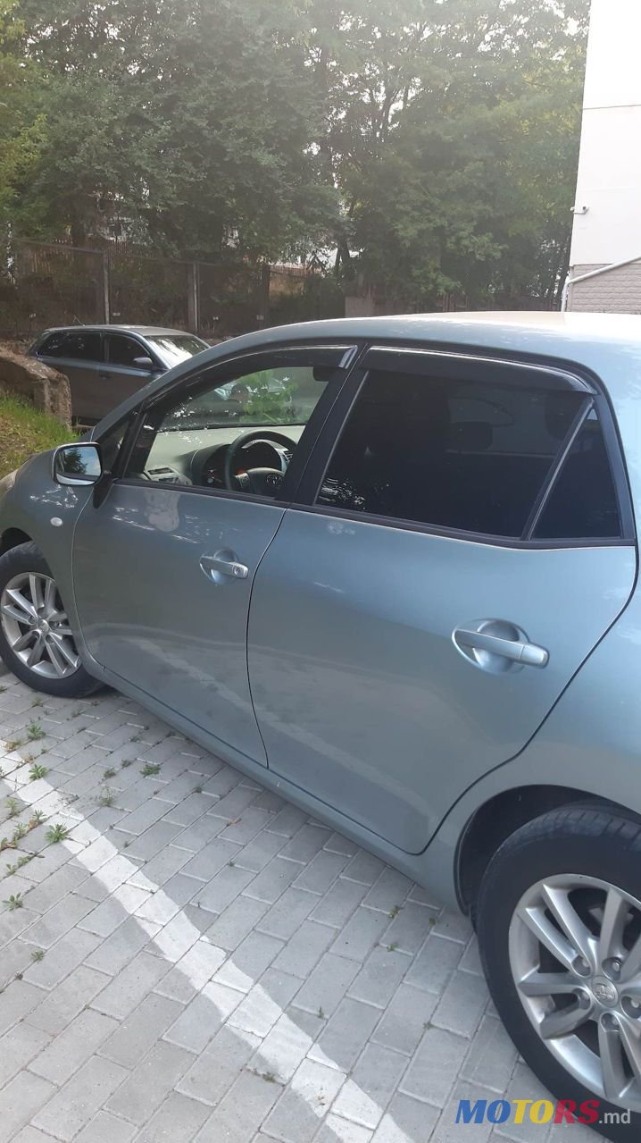 2009' Toyota Auris photo #3