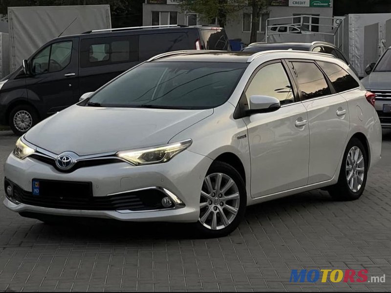 2016' Toyota Auris photo #2