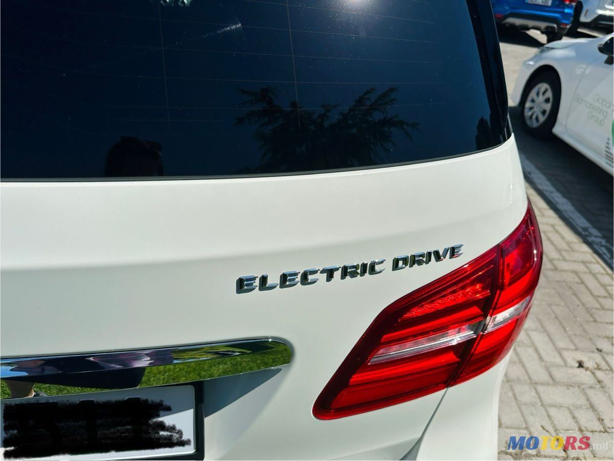 2015' Mercedes-Benz B-Class photo #4