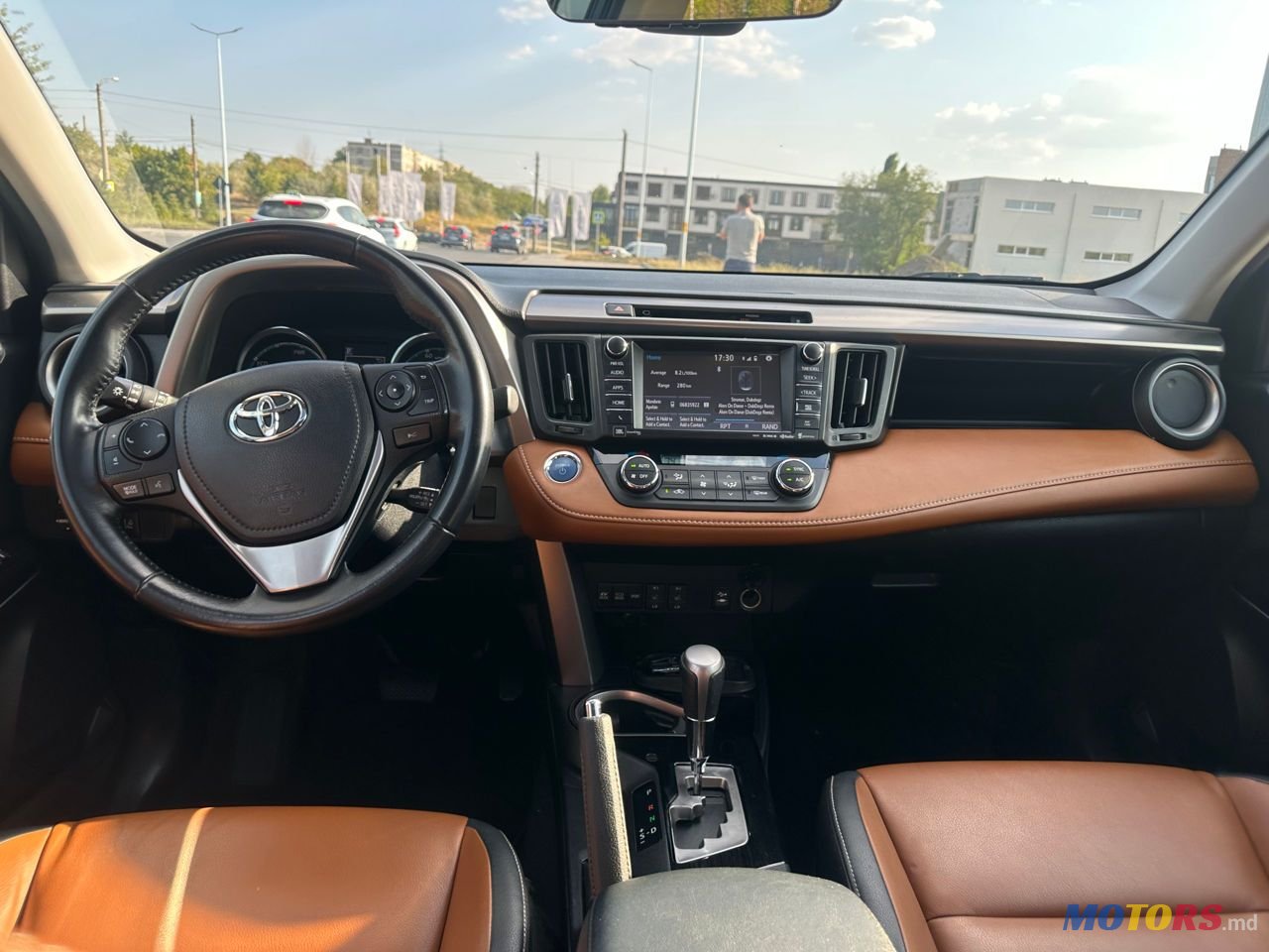 2016' Toyota RAV4 photo #2