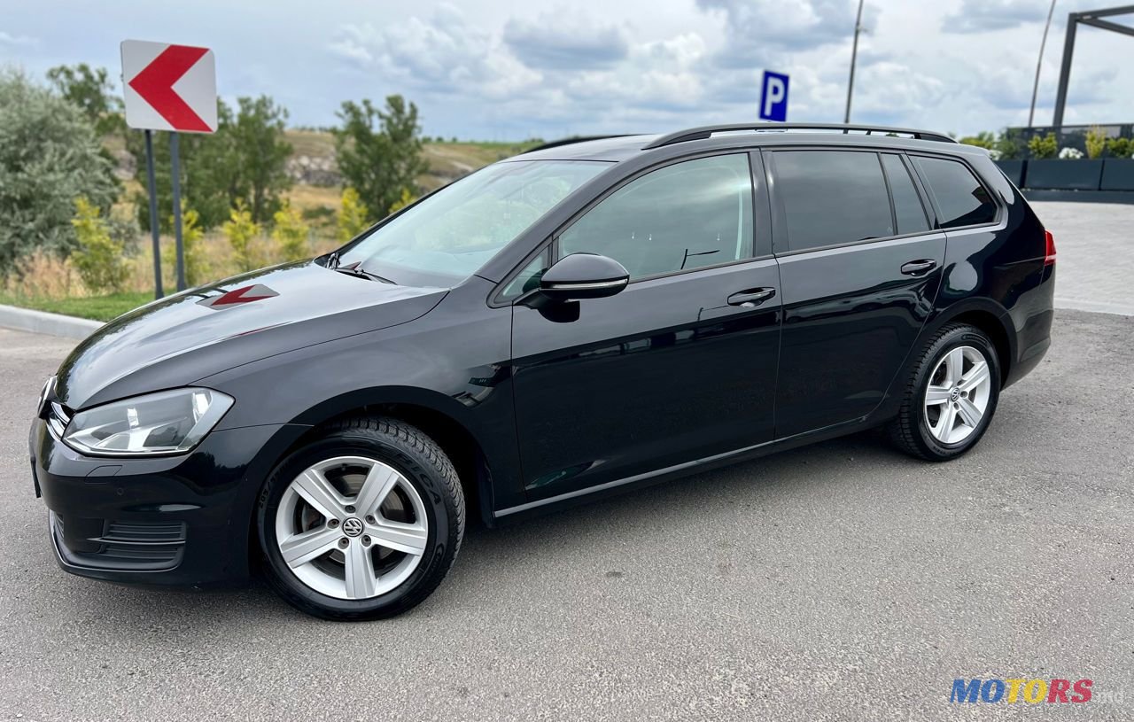 2014' Volkswagen Golf photo #2