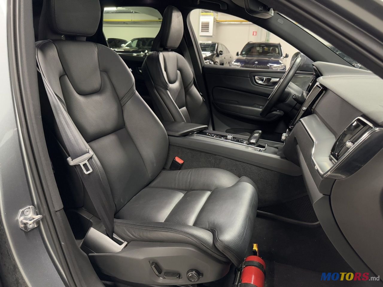 2019' Volvo XC60 photo #5