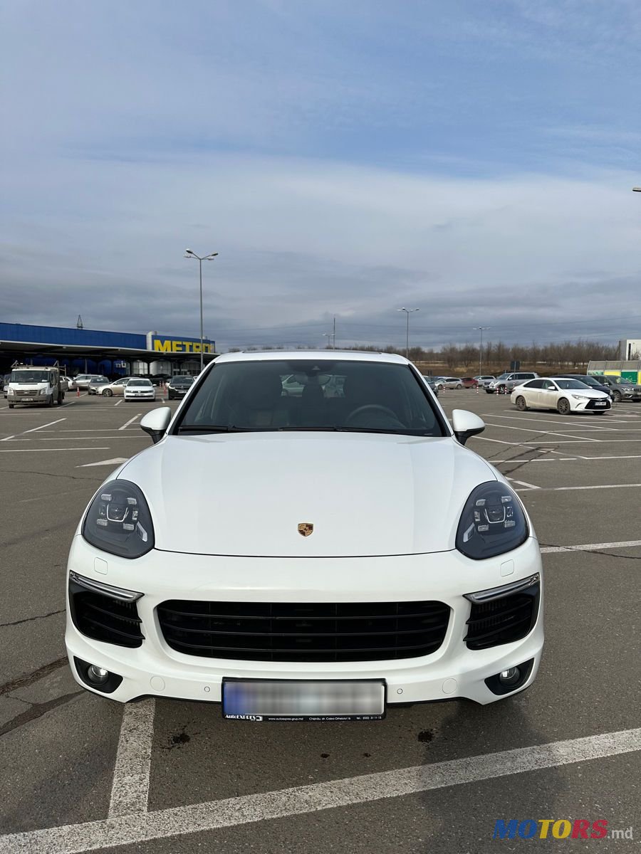 2016' Porsche Cayenne photo #2