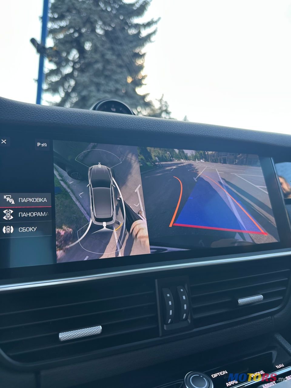 2019' Porsche Cayenne photo #5
