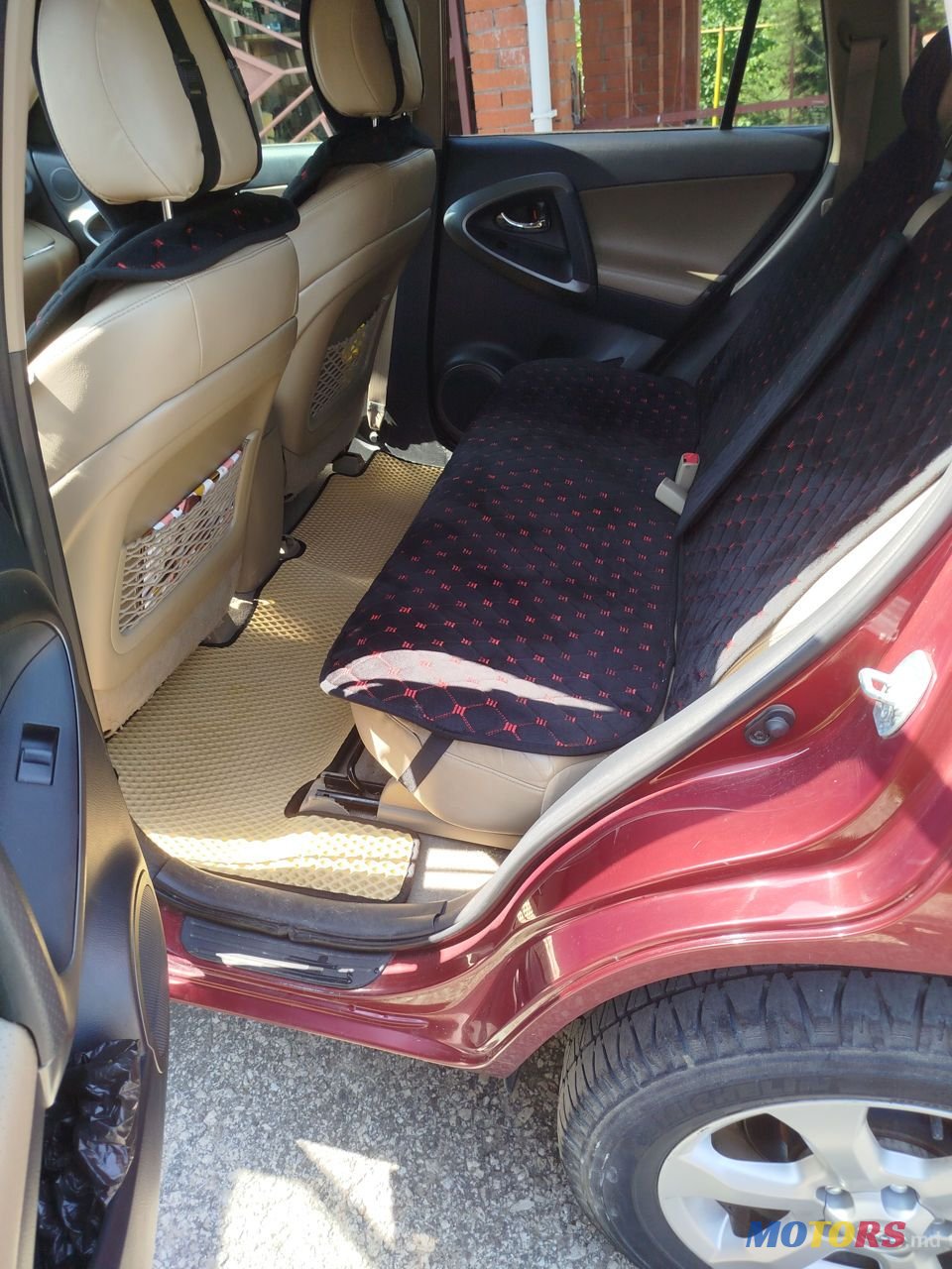 2010' Toyota RAV4 photo #4