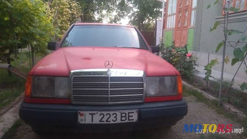 1986' Mercedes-Benz 124 photo #2