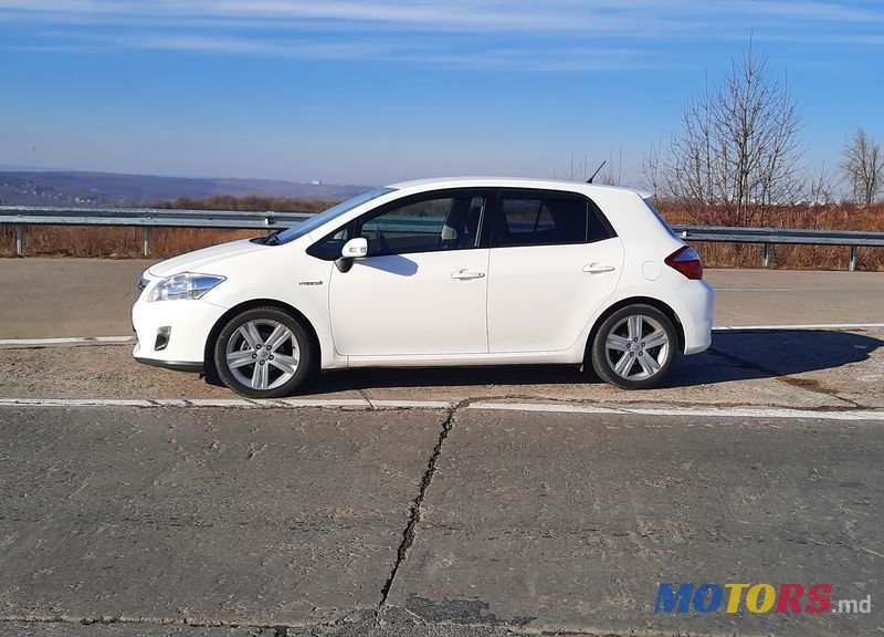 2012' Toyota Auris photo #3