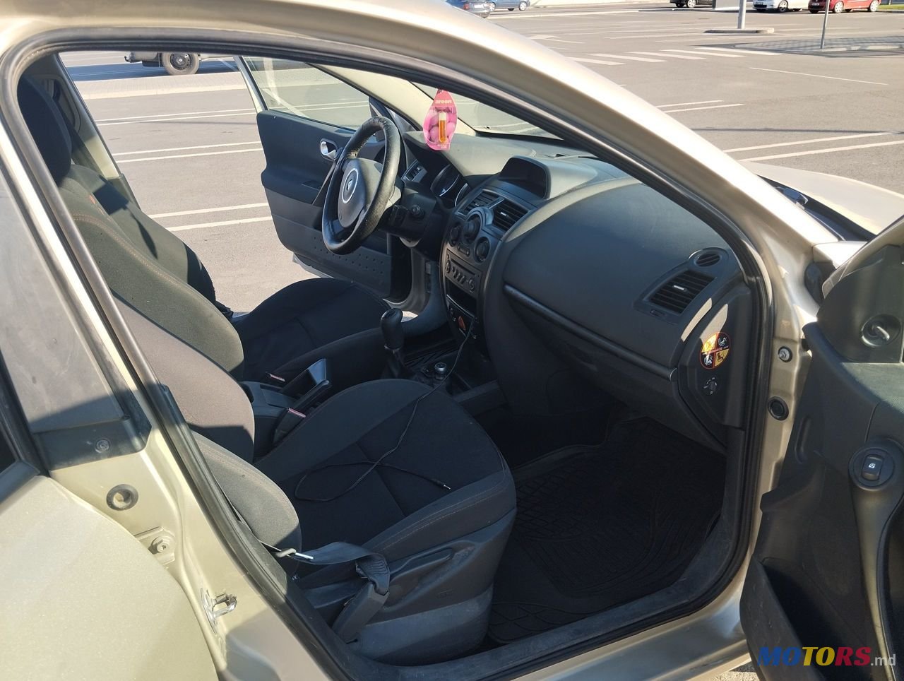 2007' Renault Megane photo #5