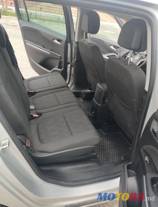 2012' Opel Zafira photo #3