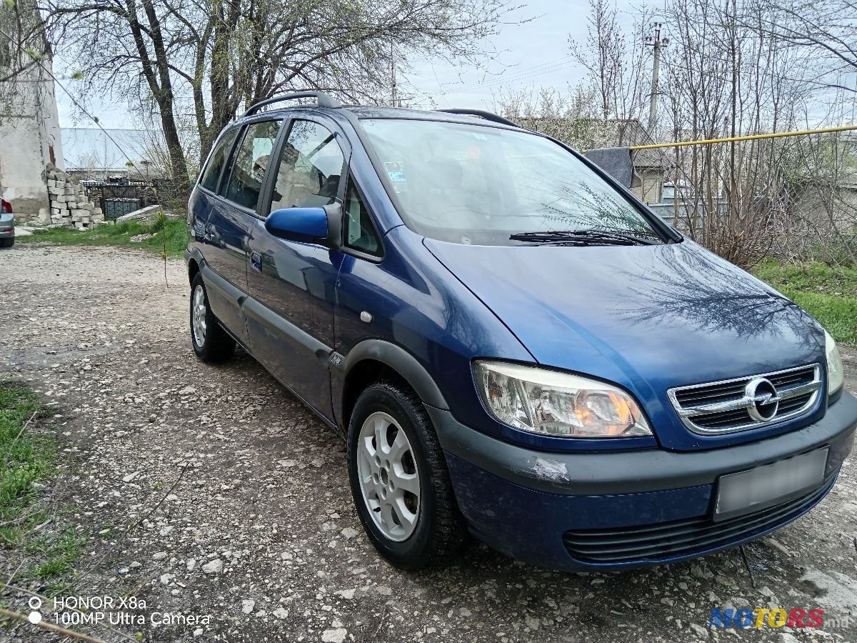 2004' Opel Zafira photo #2