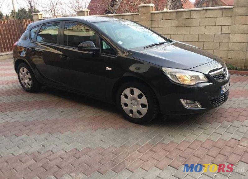 2011' Opel Corsa photo #1