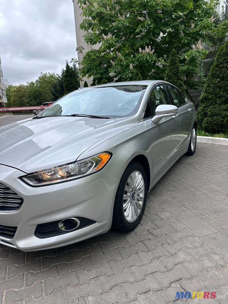 2013' Ford Fusion photo #2