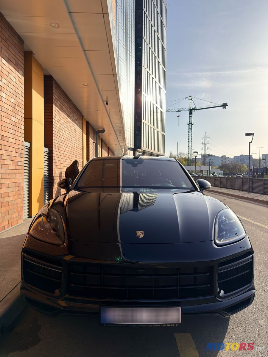 2020' Porsche Cayenne Coupe photo #2