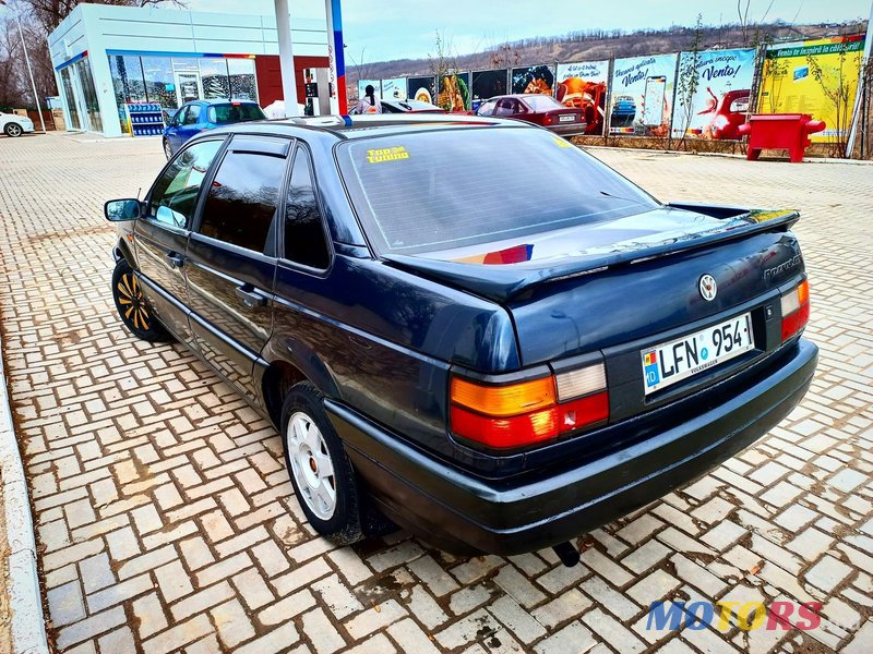 1993' Volkswagen Passat photo #3